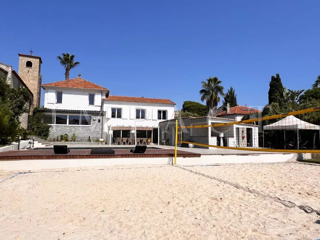 Achat maison à vendre 4 chambres 176 m² - Antibes