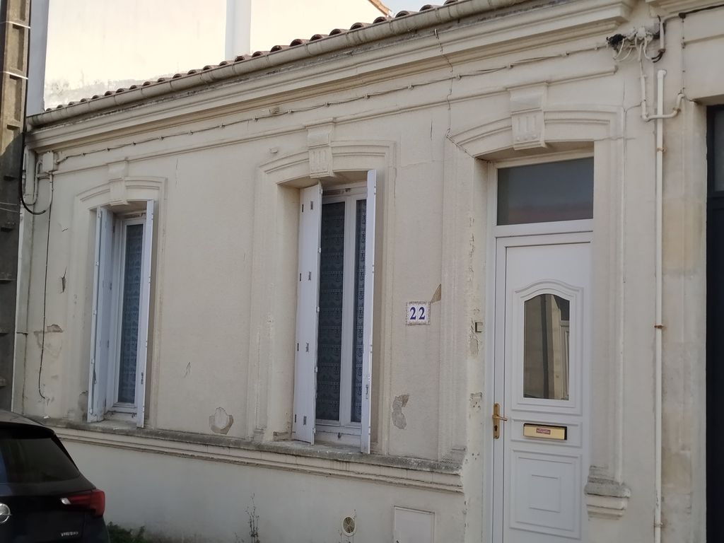 Achat maison à vendre 2 chambres 81 m² - Rochefort