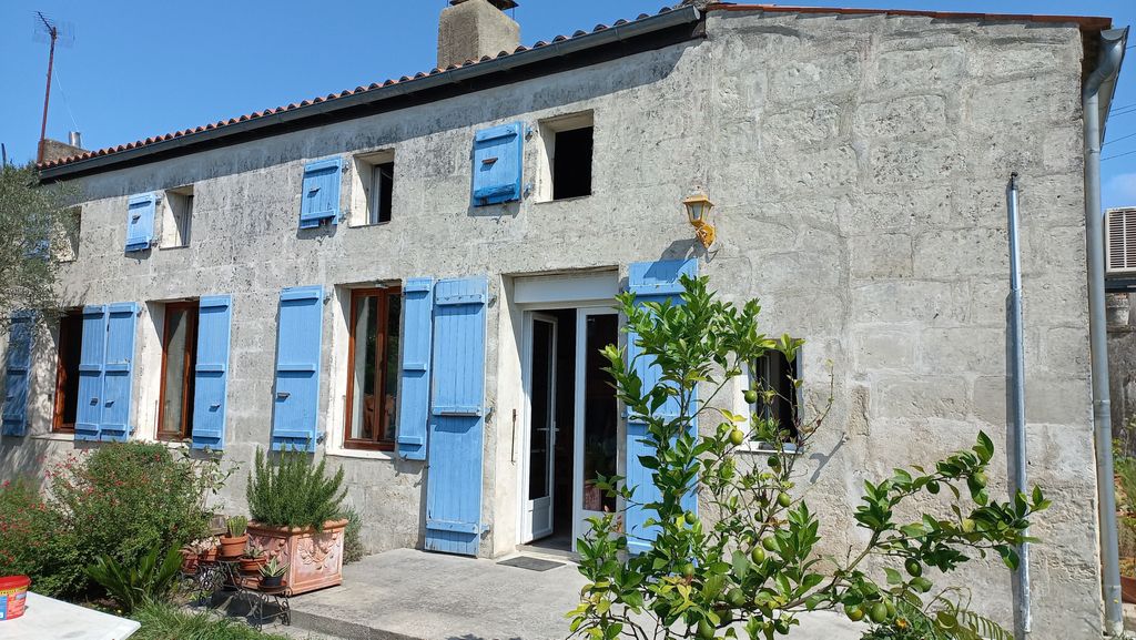 Achat maison à vendre 2 chambres 115 m² - Saint-Dizant-du-Gua