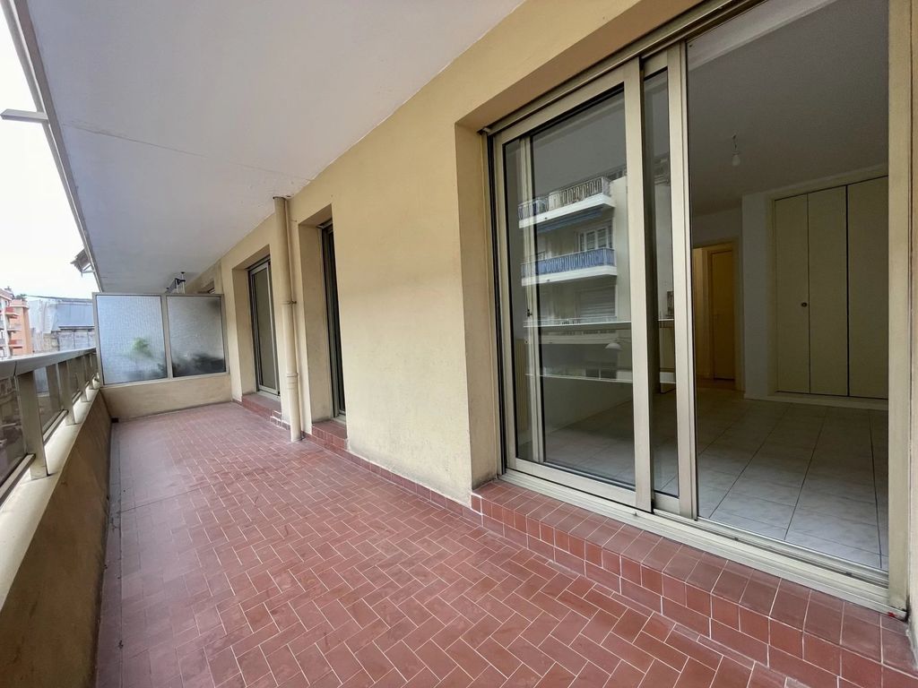 Achat appartement à vendre 2 pièces 49 m² - Nice