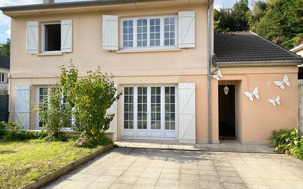 Achat maison à vendre 4 chambres 157 m² - Mandres-les-Roses