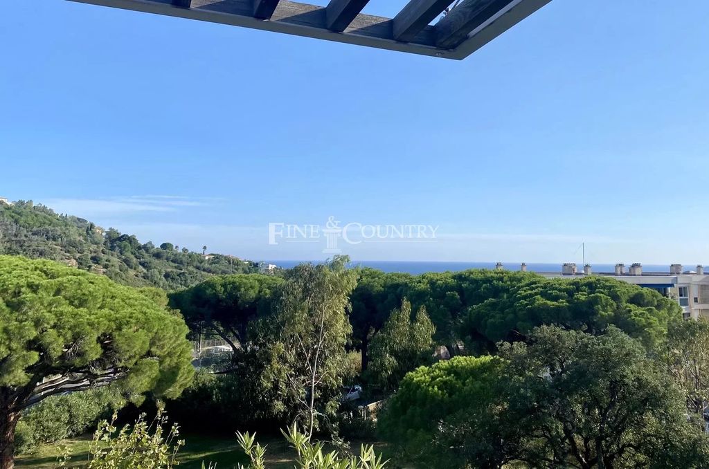 Achat appartement à vendre 4 pièces 100 m² - Cannes