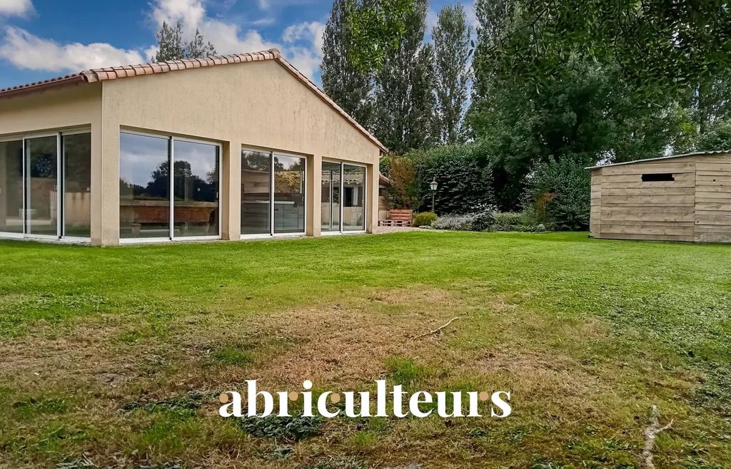 Achat maison à vendre 6 chambres 238 m² - Fontenille-Saint-Martin-d'Entraigues