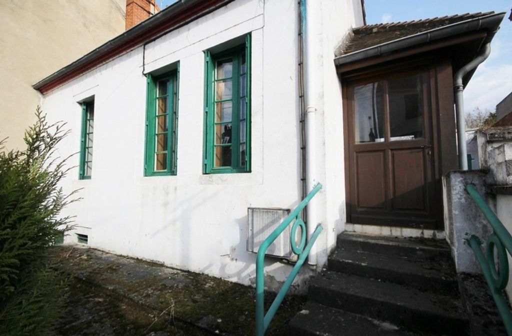 Achat maison à vendre 2 chambres 67 m² - Montluçon