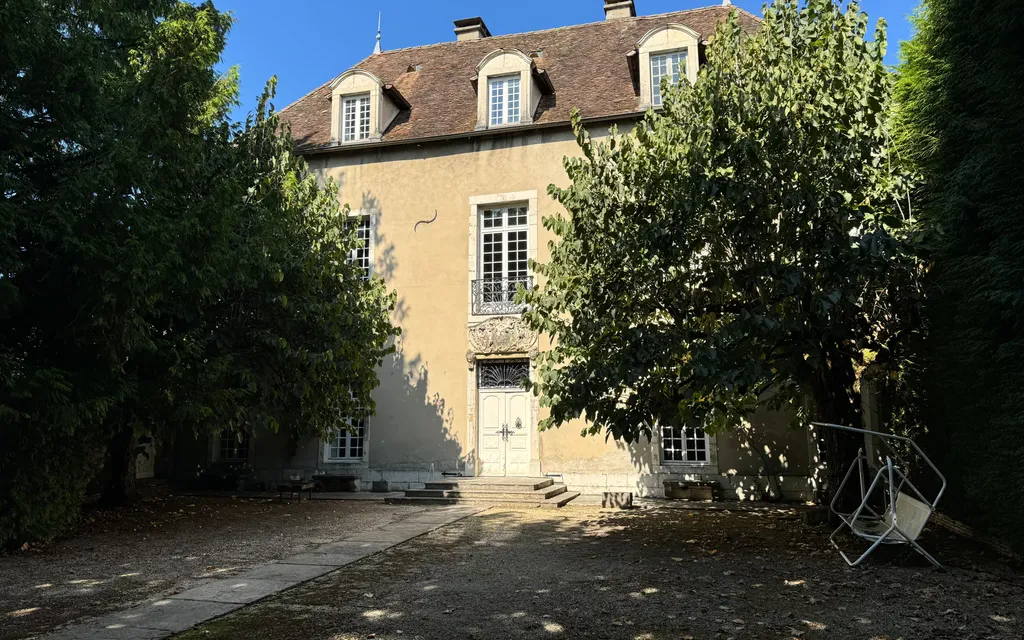 Achat maison à vendre 5 chambres 519 m² - Belley