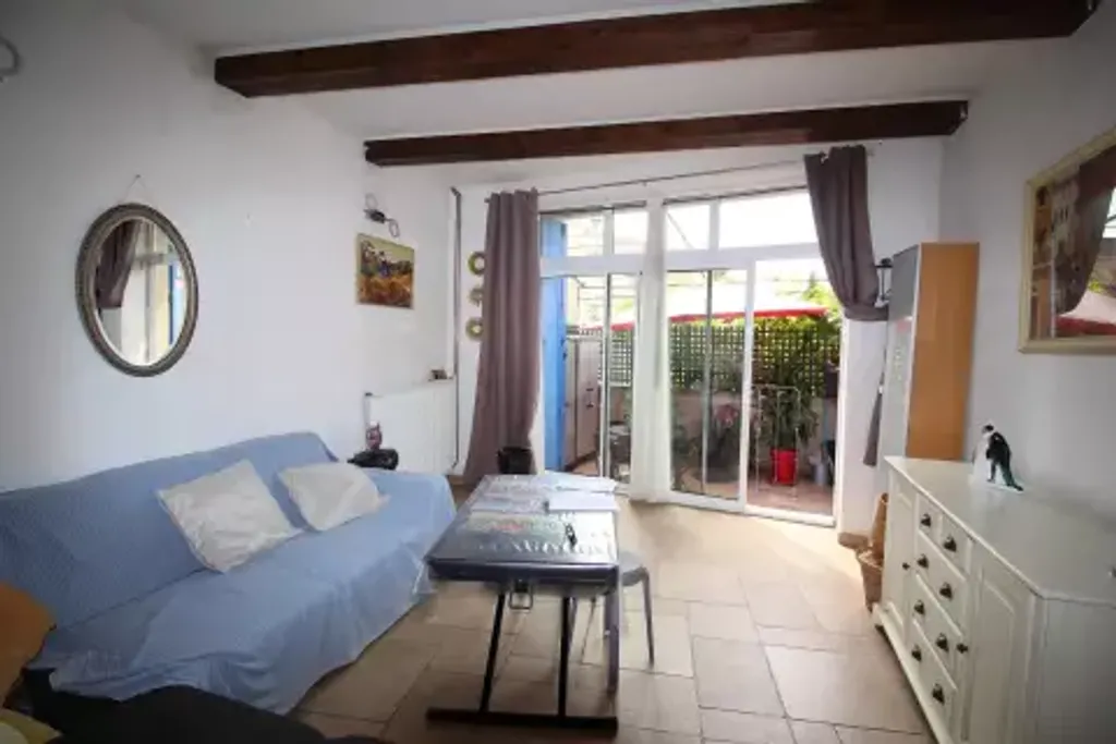 Achat maison à vendre 3 chambres 100 m² - La Tour-d'Aigues