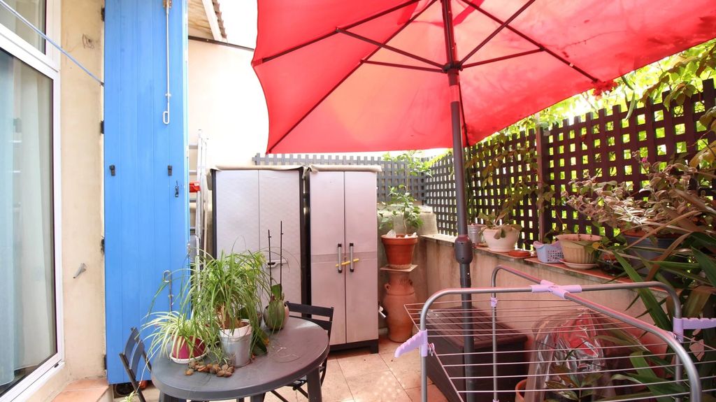 Achat maison à vendre 3 chambres 100 m² - La Tour-d'Aigues