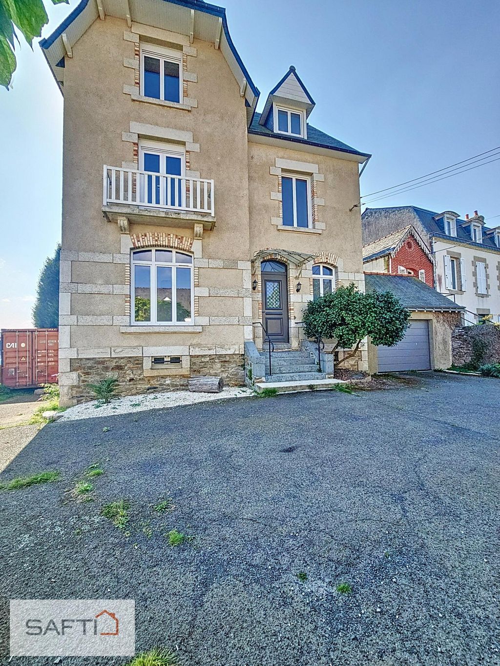 Achat maison à vendre 6 chambres 197 m² - Loudéac