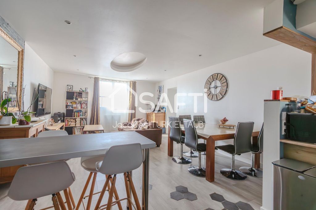 Achat maison à vendre 2 chambres 93 m² - Rochefort