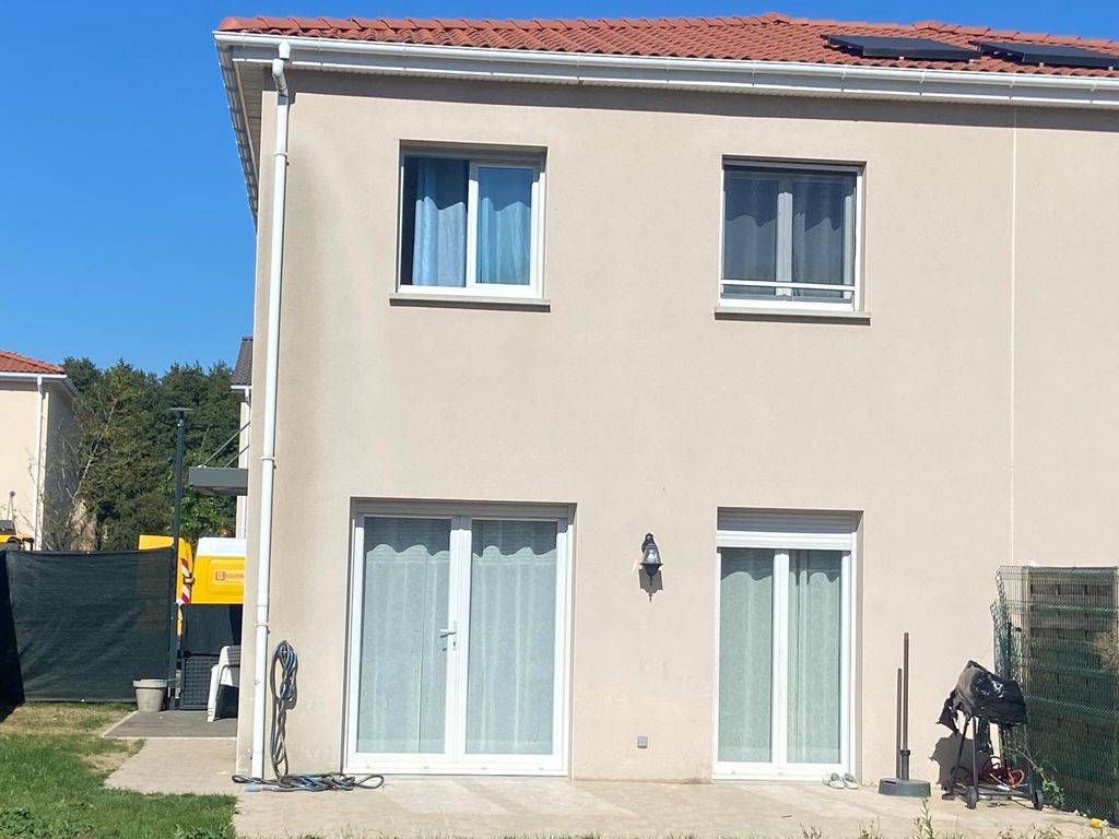 Achat maison à vendre 3 chambres 88 m² - Pont-Évêque