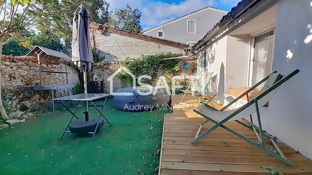 Achat maison à vendre 2 chambres 80 m² - Castres-Gironde