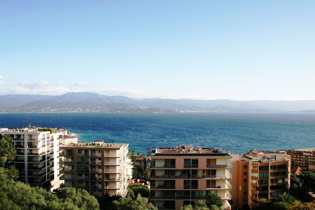 Achat appartement à vendre 5 pièces 125 m² - Ajaccio