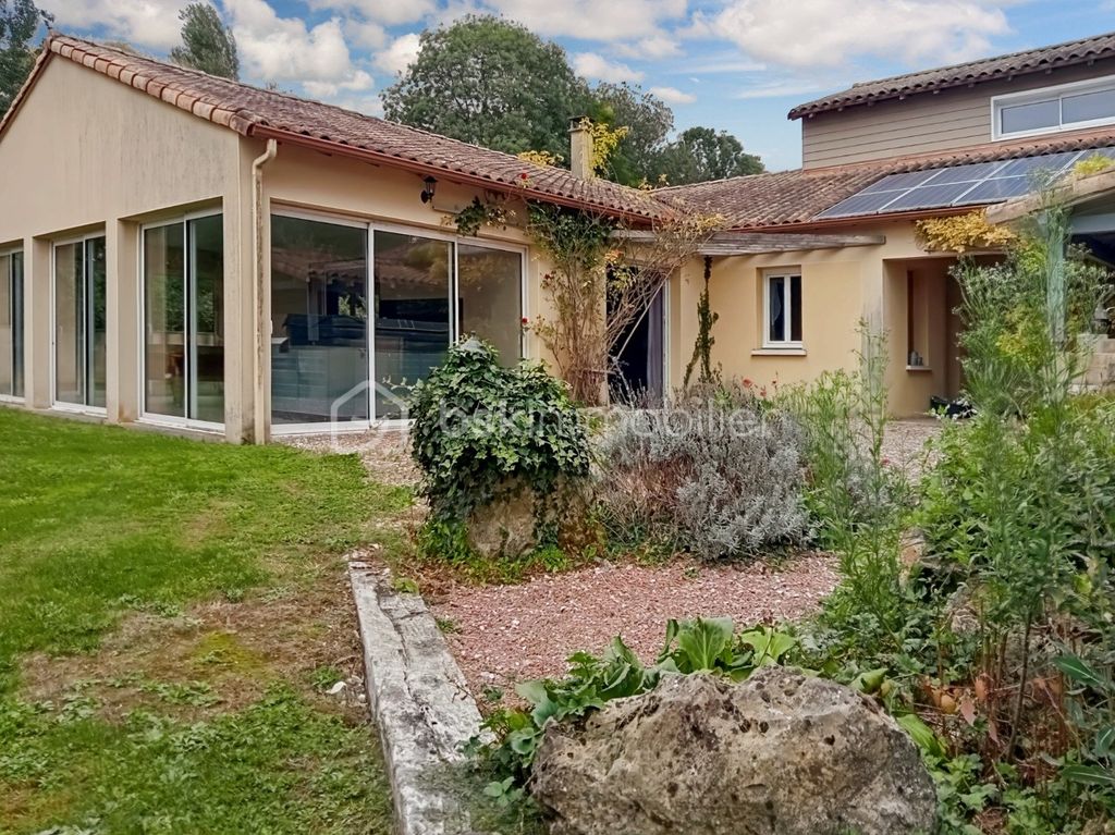 Achat maison à vendre 6 chambres 238 m² - Fontenille-Saint-Martin-d'Entraigues