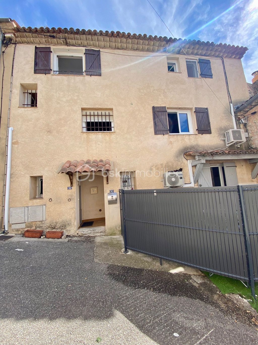 Achat maison à vendre 3 chambres 153 m² - Peymeinade