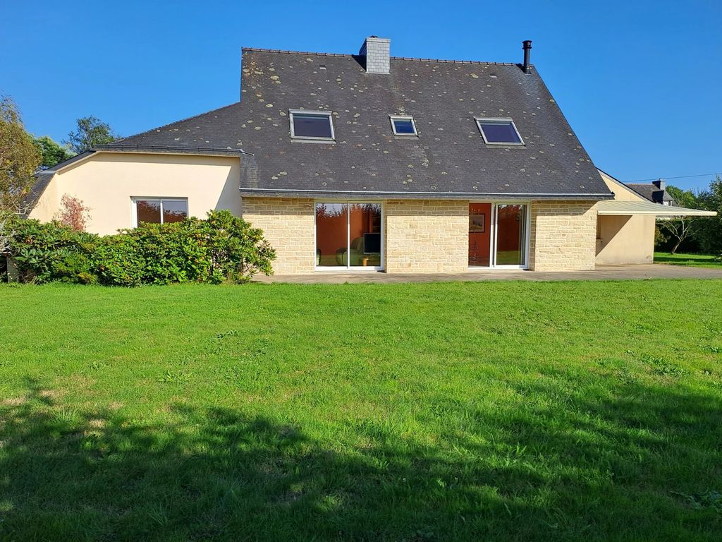 Achat maison à vendre 5 chambres 205 m² - Plougoumelen