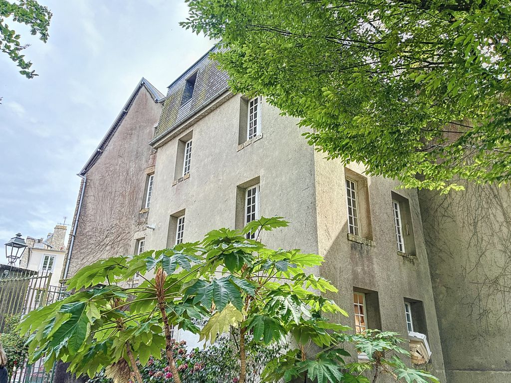 Achat appartement à vendre 6 pièces 196 m² - Coutances