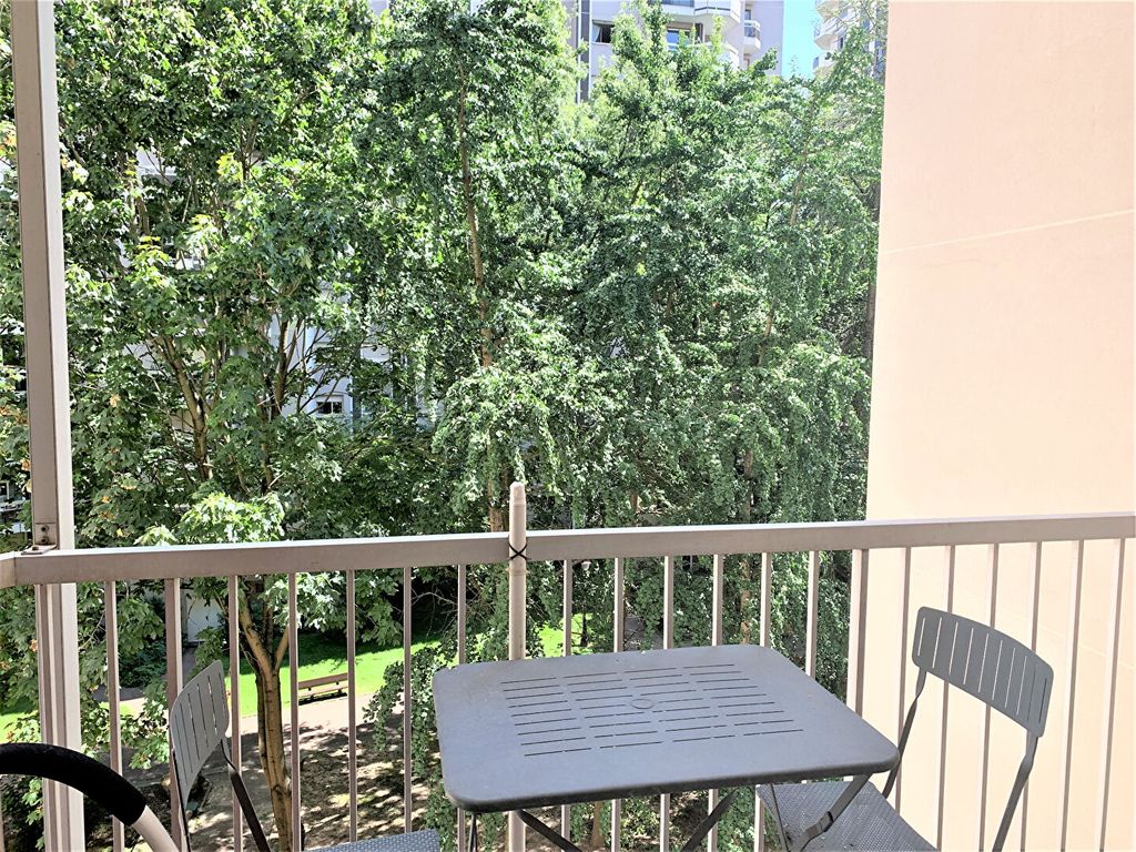 Achat appartement à vendre 4 pièces 84 m² - Courbevoie