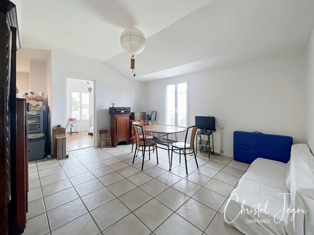 Achat appartement à vendre 3 pièces 49 m² - Salles-sur-Mer