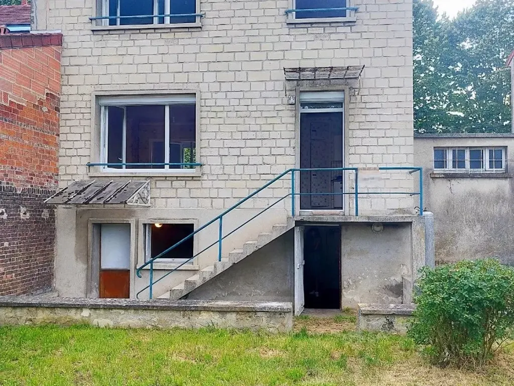 Achat maison à vendre 4 chambres 97 m² - Laon