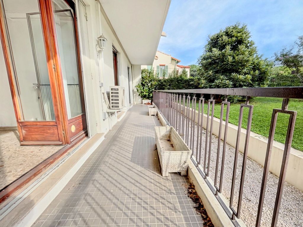 Achat appartement à vendre 3 pièces 83 m² - Saint-Laurent-du-Var