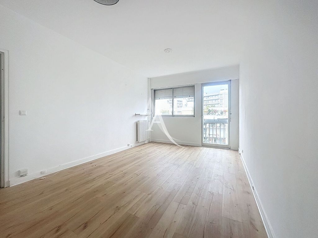 Achat appartement à vendre 2 pièces 48 m² - Paris 19ème arrondissement