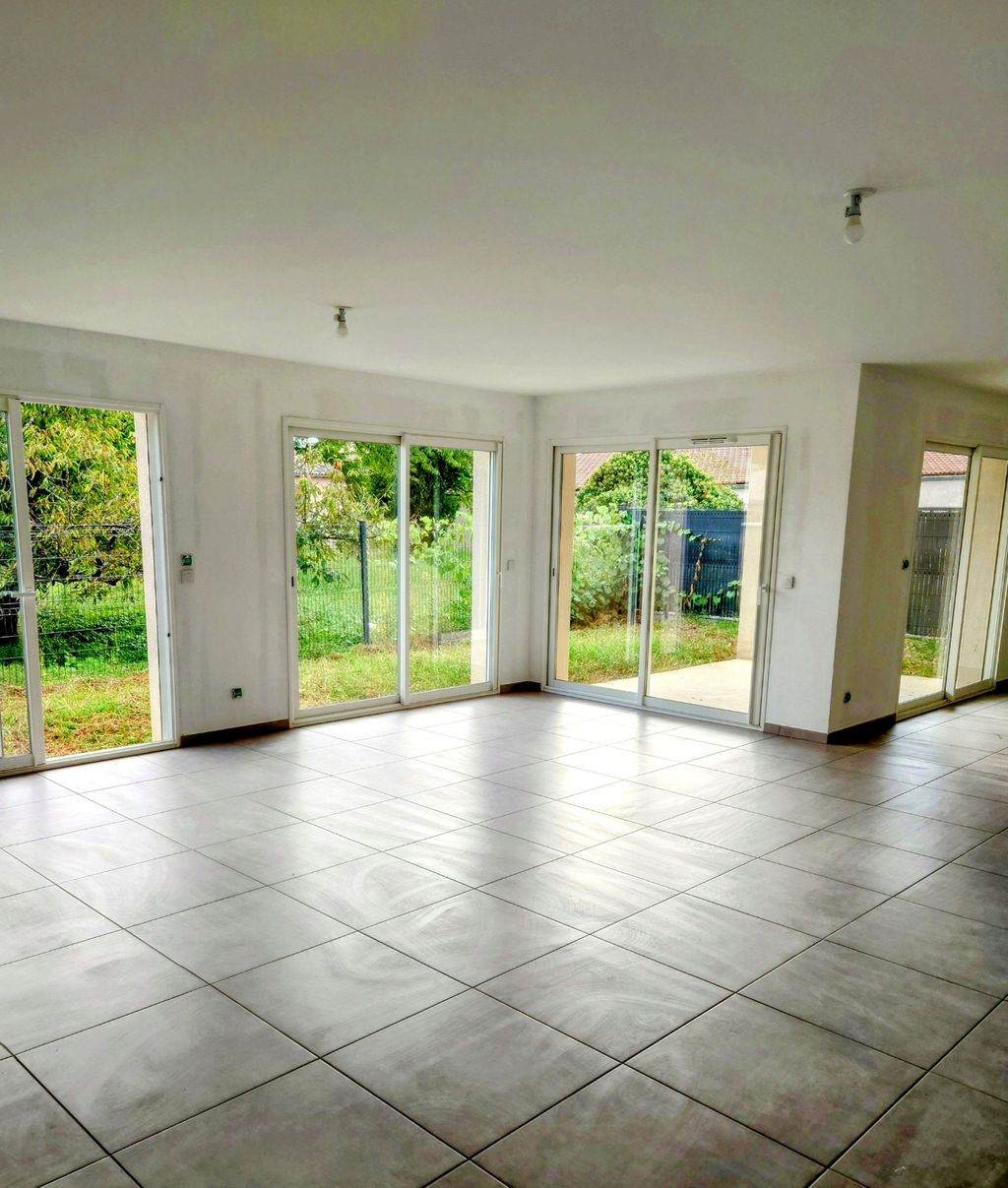 Achat maison à vendre 4 chambres 122 m² - Corcelles-en-Beaujolais