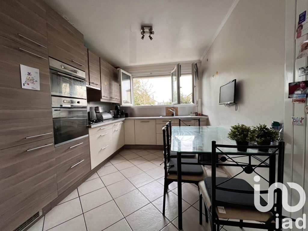 Achat maison à vendre 3 chambres 97 m² - Maurepas