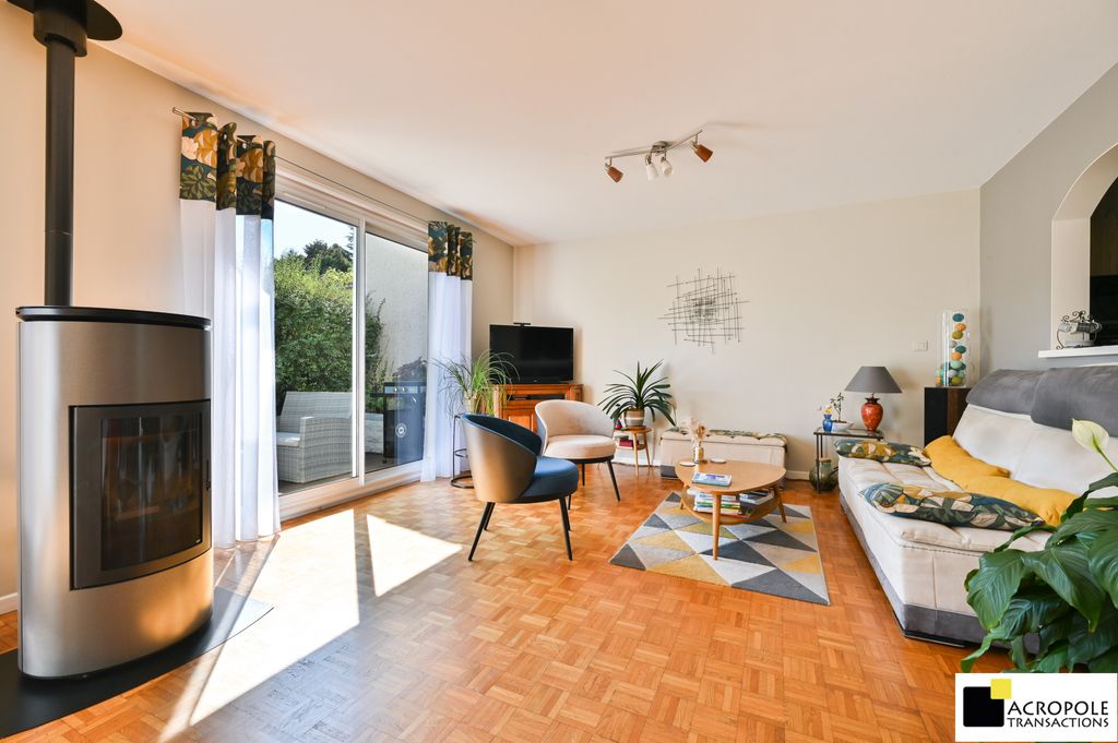 Achat maison à vendre 4 chambres 109 m² - Saint-Genis-les-Ollières