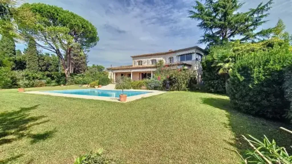 Achat maison à vendre 5 chambres 250 m² - Antibes