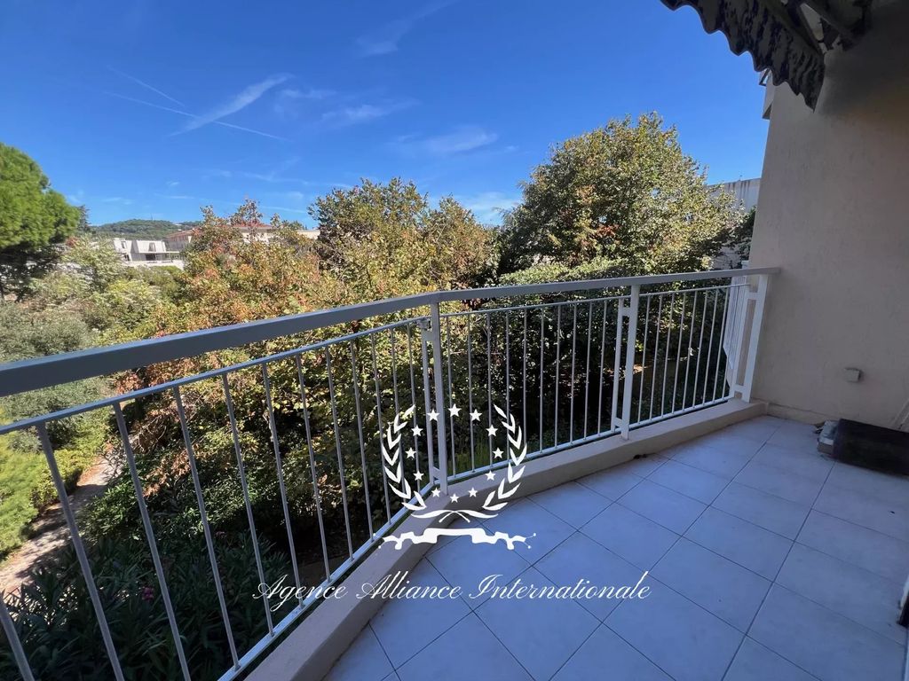 Achat appartement à vendre 2 pièces 54 m² - Cannes