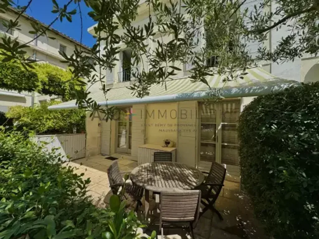 Achat maison à vendre 3 chambres 110 m² - Saint-Rémy-de-Provence