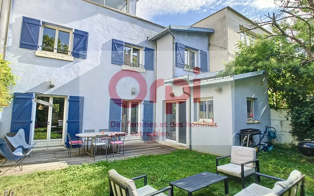 Achat maison à vendre 4 chambres 168 m² - Issy-les-Moulineaux