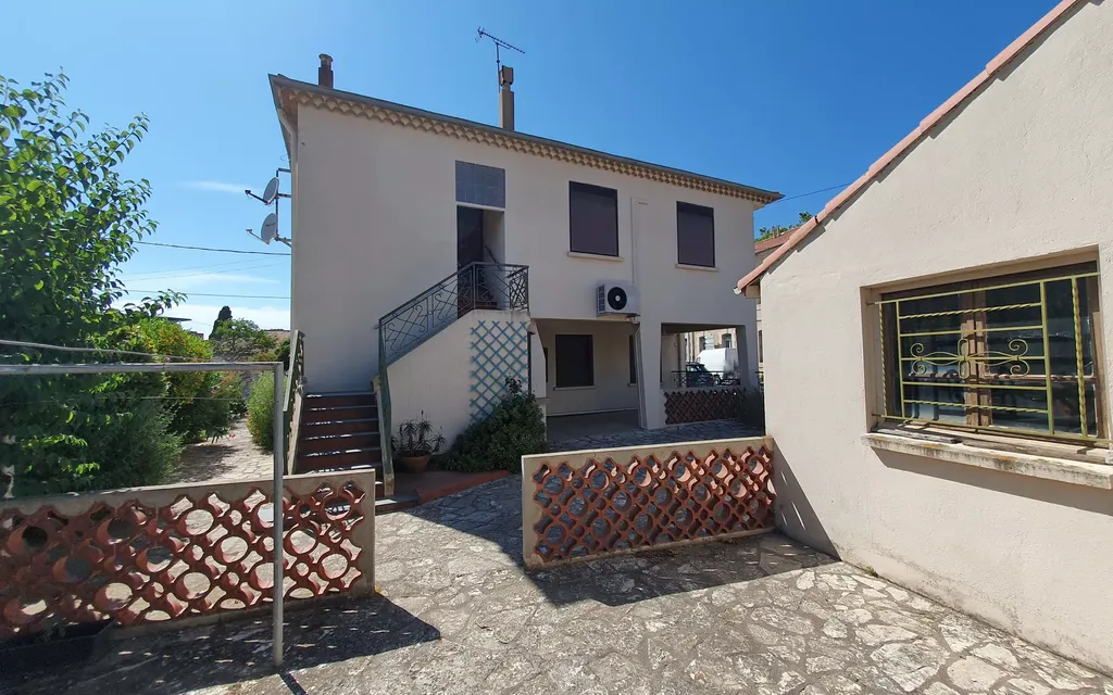 Achat maison à vendre 5 chambres 187 m² - Agde