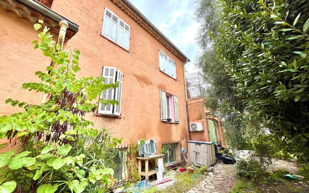 Achat appartement à vendre 5 pièces 147 m² - Grasse