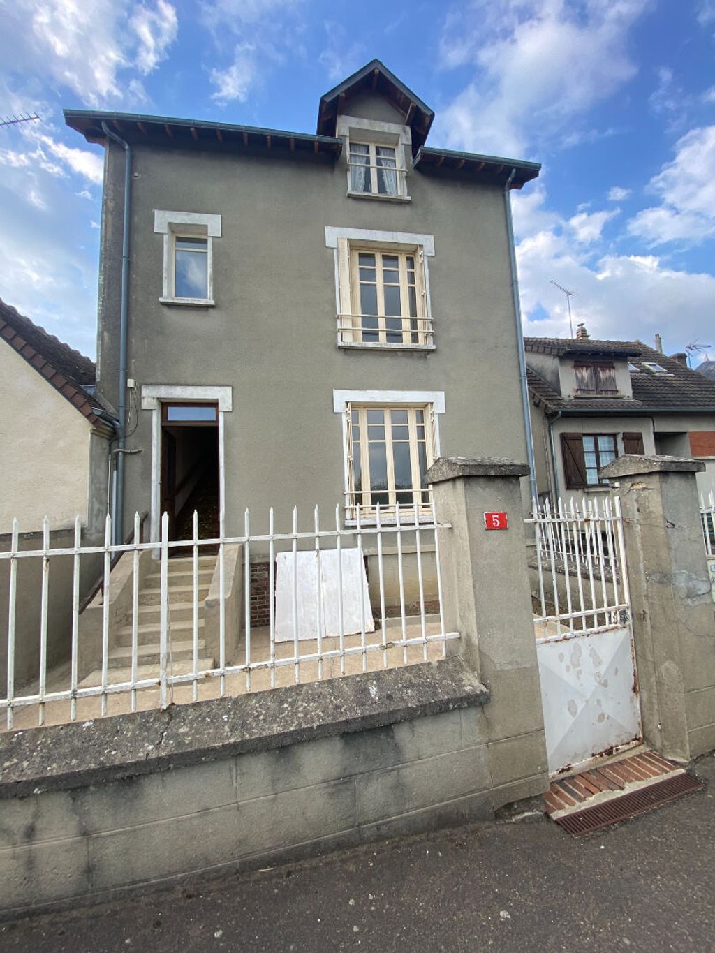 Achat maison à vendre 2 chambres 87 m² - Le Cercueil