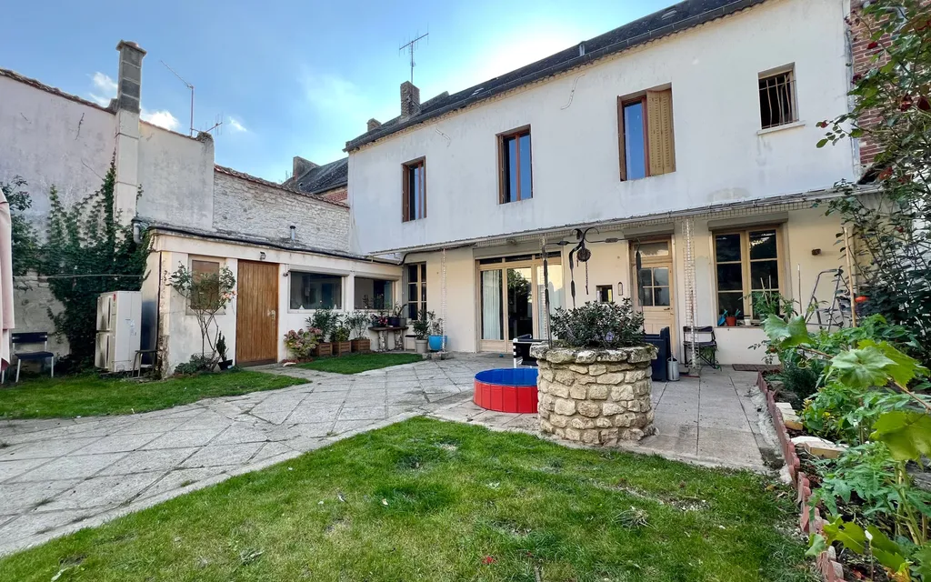 Achat maison à vendre 5 chambres 218 m² - Liesse-Notre-Dame