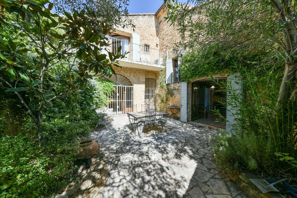 Achat maison à vendre 3 chambres 230 m² - Uzès