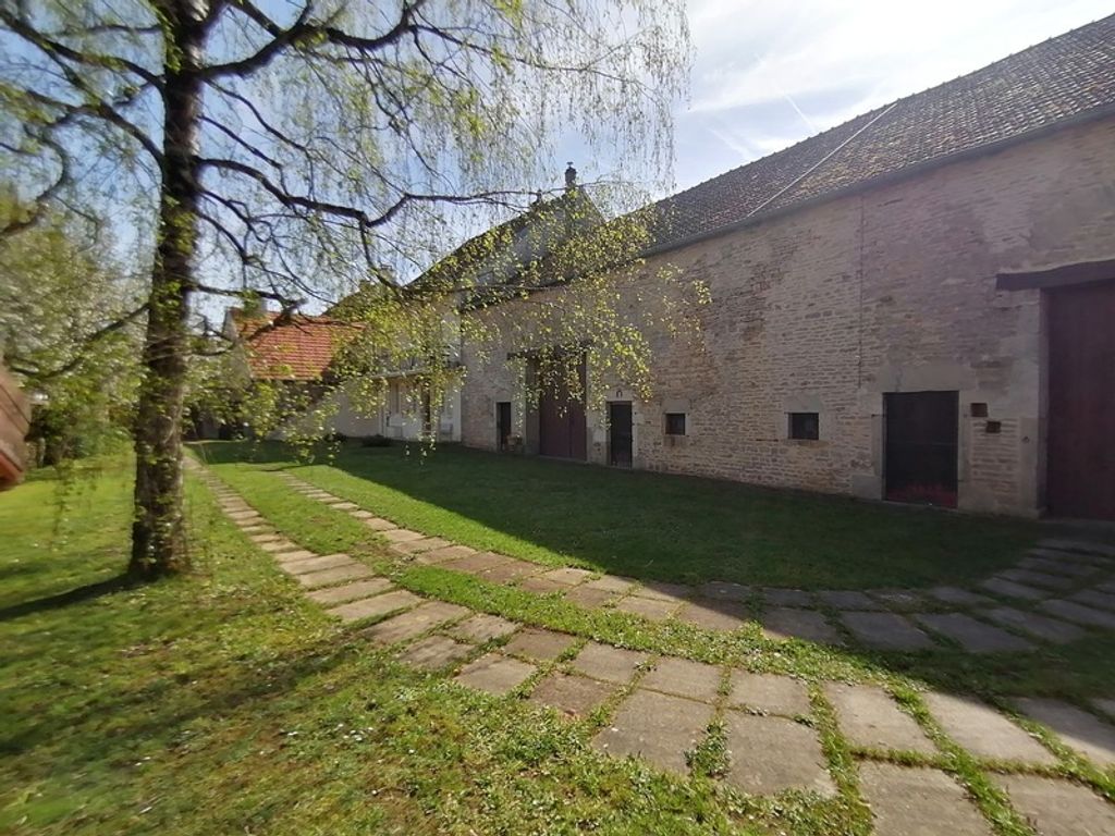 Achat maison à vendre 5 chambres 204 m² - Cussey-les-Forges