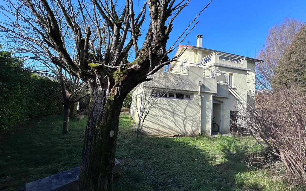 Achat maison à vendre 5 chambres 169 m² - Beaurepaire