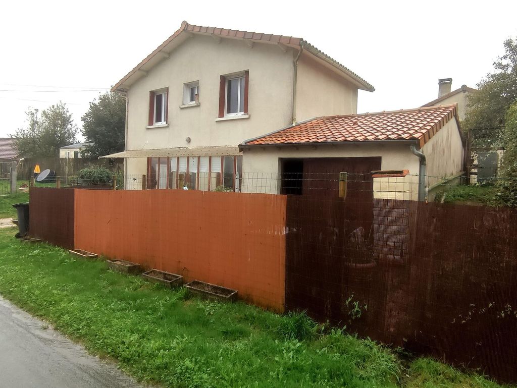 Achat maison à vendre 2 chambres 60 m² - Saint-Saud-Lacoussière