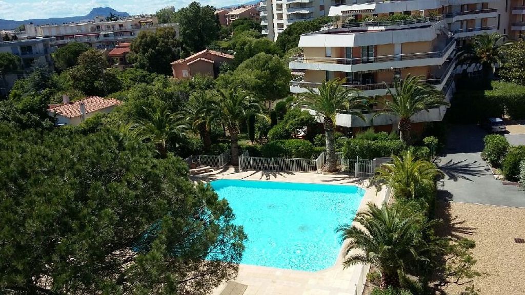 Achat appartement à vendre 4 pièces 88 m² - Fréjus