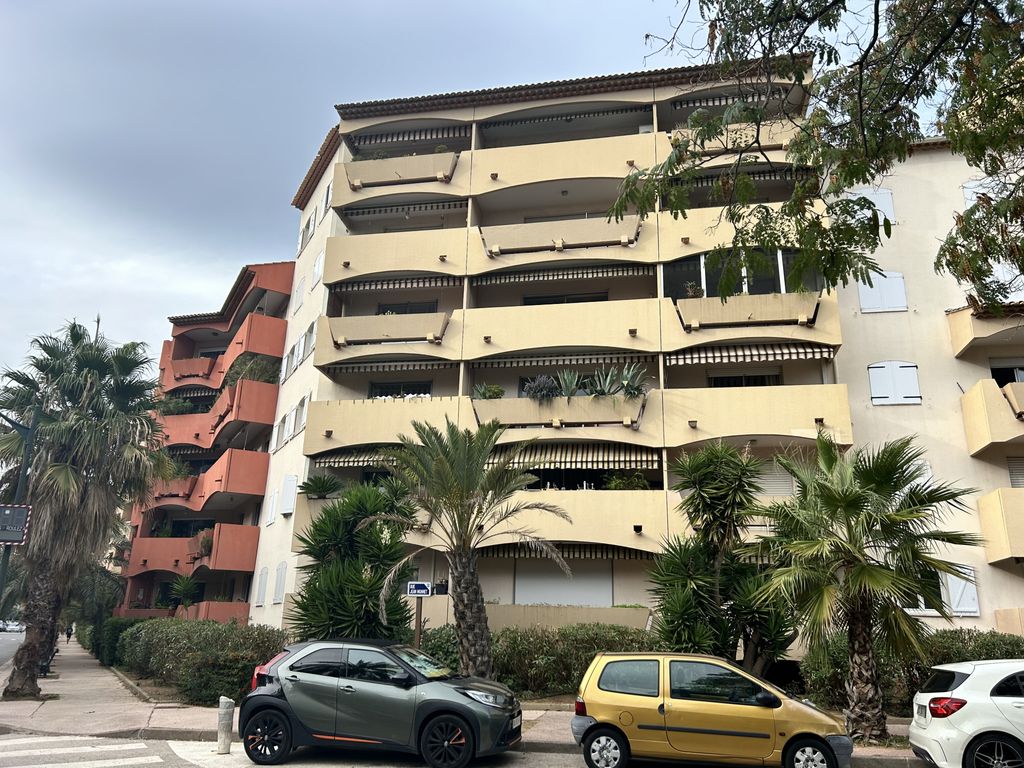 Achat appartement à vendre 4 pièces 95 m² - Hyères