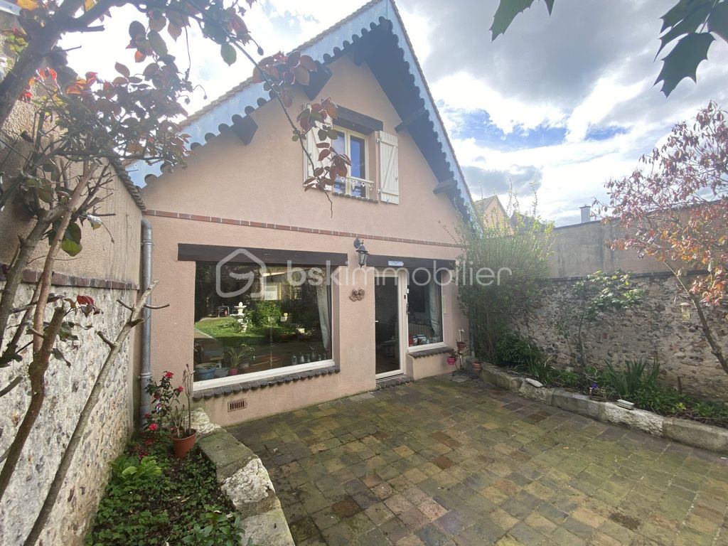 Achat maison à vendre 3 chambres 172 m² - Châteauneuf-en-Thymerais