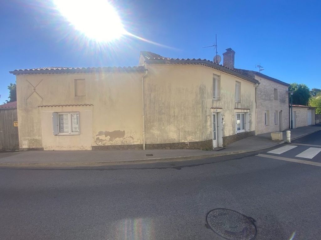 Achat maison à vendre 4 chambres 133 m² - Les Pineaux