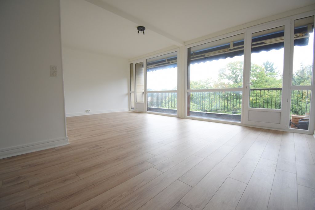 Achat appartement à vendre 5 pièces 86 m² - La Celle-Saint-Cloud