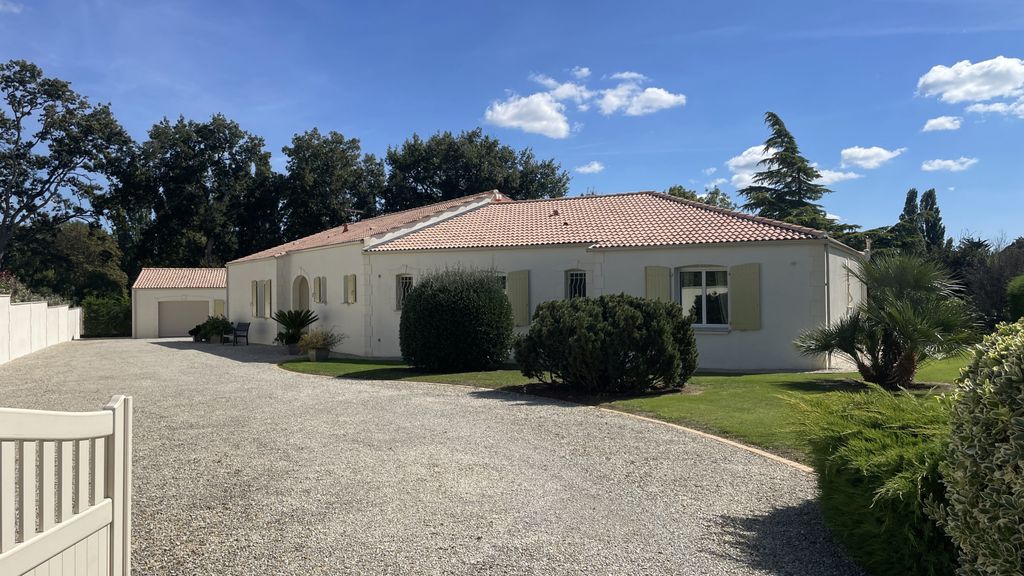 Achat maison à vendre 3 chambres 222 m² - Talmont-Saint-Hilaire