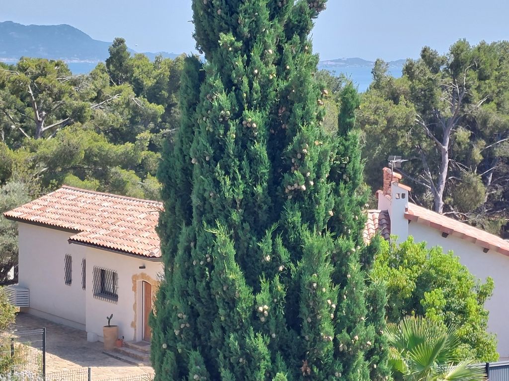 Achat maison à vendre 3 chambres 105 m² - Bandol