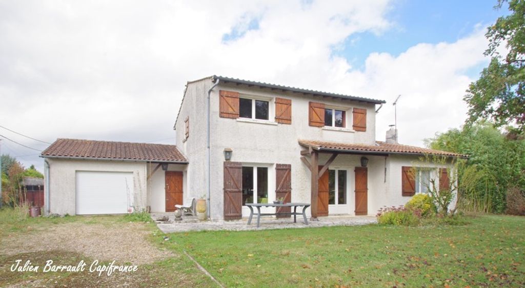 Achat maison à vendre 3 chambres 120 m² - Savigny-Lévescault