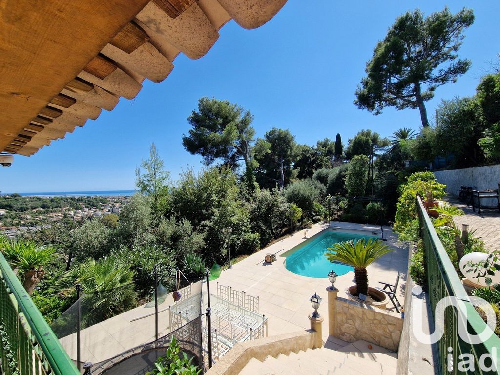 Achat maison à vendre 3 chambres 135 m² - Cagnes-sur-Mer