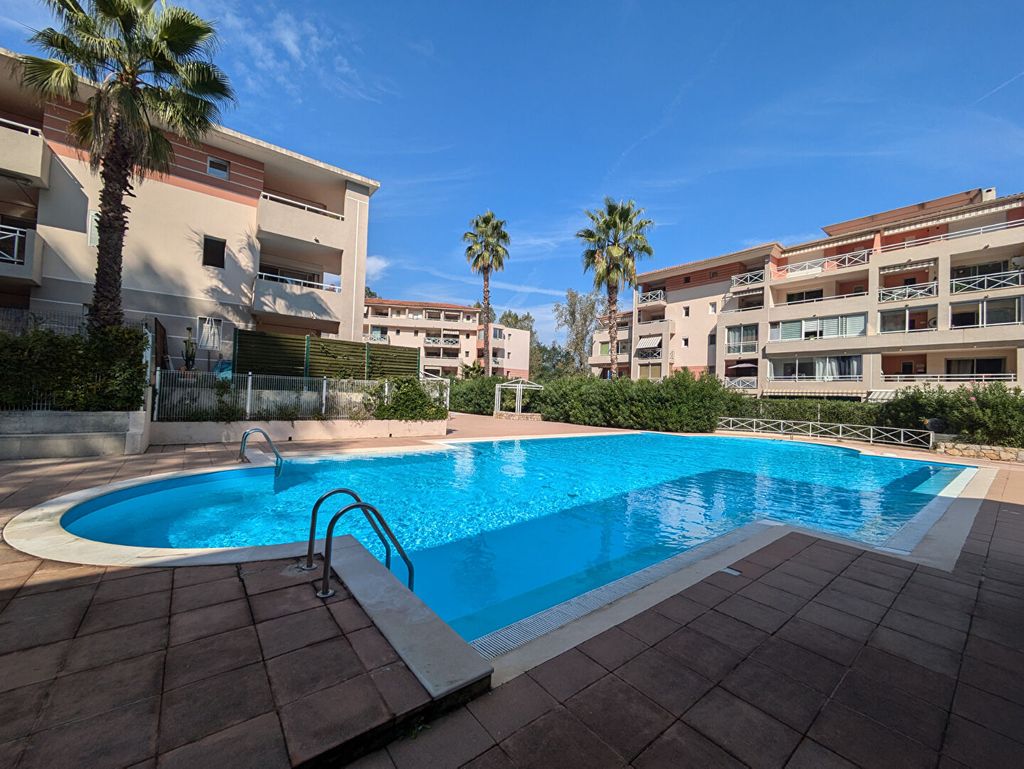 Achat appartement à vendre 2 pièces 38 m² - Cagnes-sur-Mer